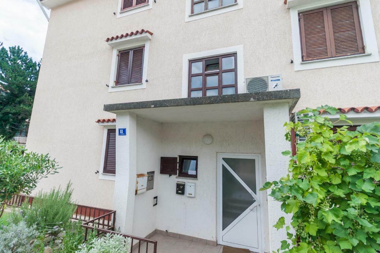Apartment Glorija With Balcony 바슈카 외부 사진